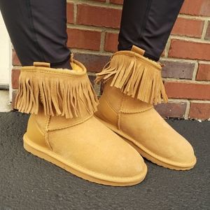 Emu boots brand new